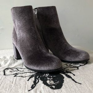 Crusona Velet Booties